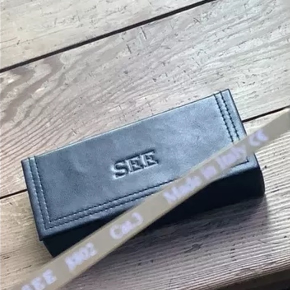 SEA. Gold sunglasses! Sooo comfy and cool! - Picture 5 of 8